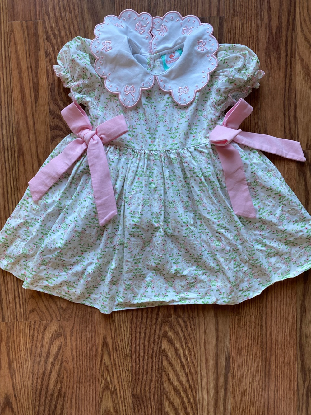 Spring Floral Dress with Scalloped Collar and Pink Bows